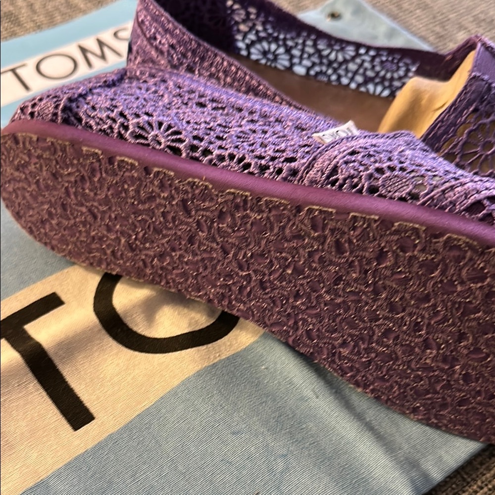 TOMS Women's Purple Crochet Shoes - Picture 4 of 4